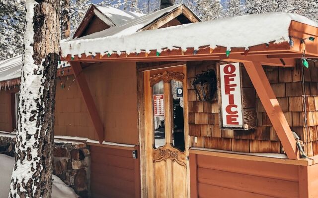 Oak Knoll Lodge