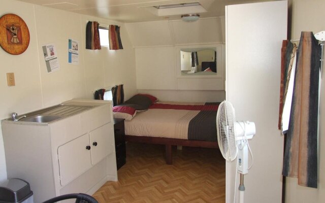 Batemans Bay Holiday Park - Hostel