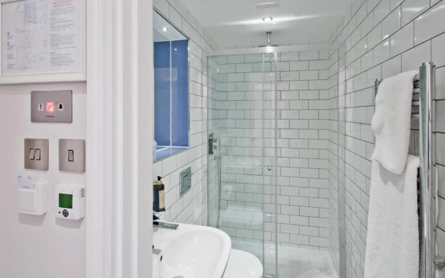 W12 Rooms