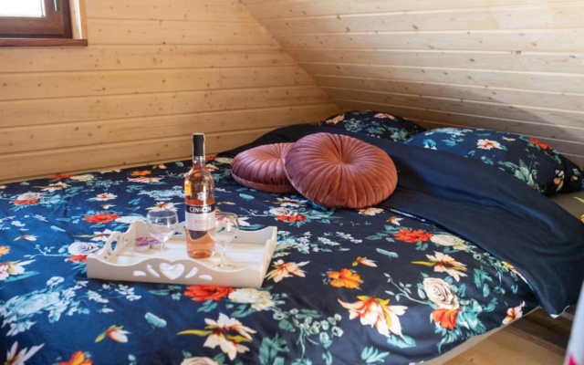 Holiday Home, Private Sauna and Jacuzzi
