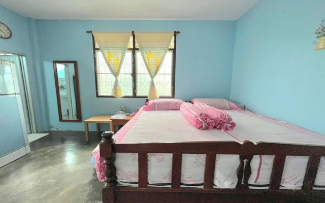 Baan Bonsuan Hill Guesthouse