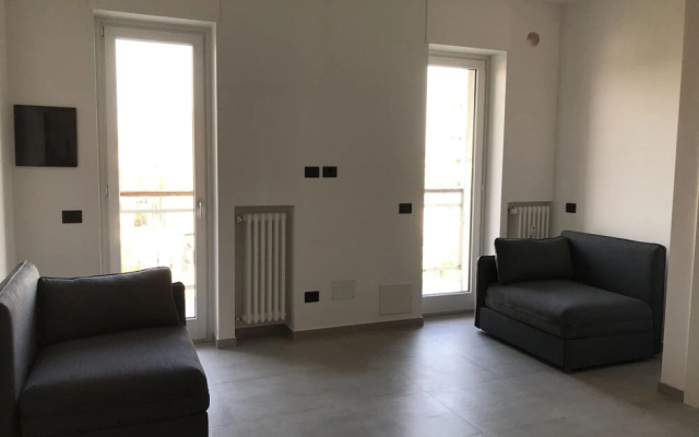Feel at Home Apartments & Rooms