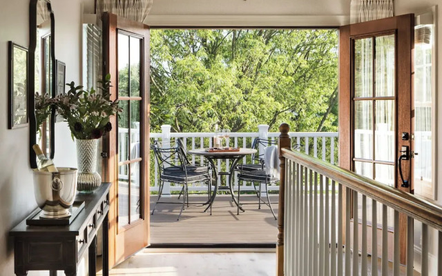 1313 West Luxury Boutique Hotel