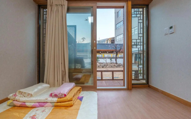 Aega Hanok Guesthouse