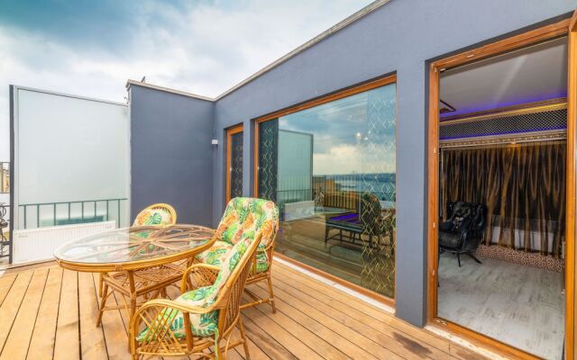 Sam Diamond Residence