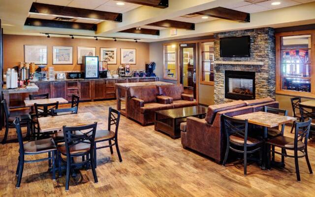 Lakeview Inns & Suites Fort Saskatchewan