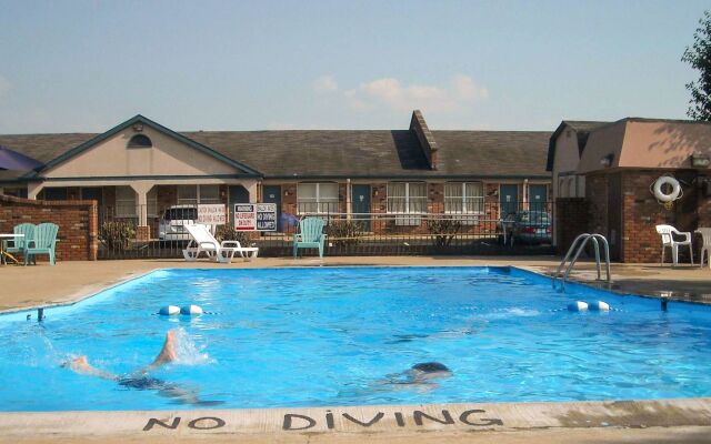 Deluxe Inn Georgetown