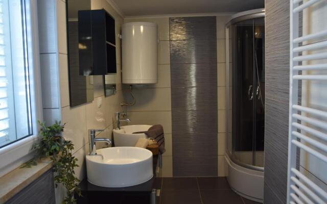 Villa Selo Mekisi the Private Villa With a Heated Pool