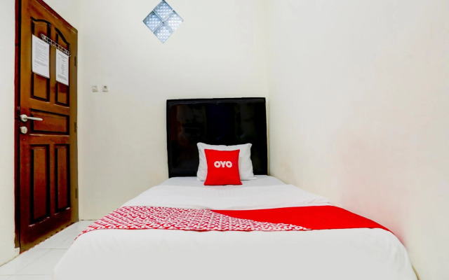 Vaccinated Staff - OYO 90190 Asha Kost Syariah