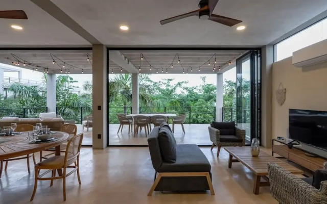 Luxury Penthouse w Private Pool Stunning Views