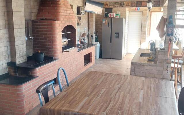 Hostel Falcão-Suites Privativas com Ar Condicionado