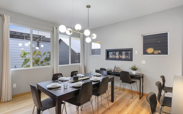 Sleek Home Near Old Town W/ Rftp Hot Tub & Mtn Views
