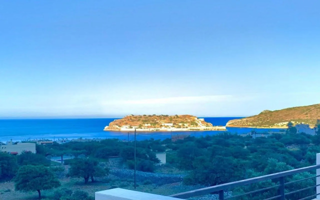 Haroupia the Residence
