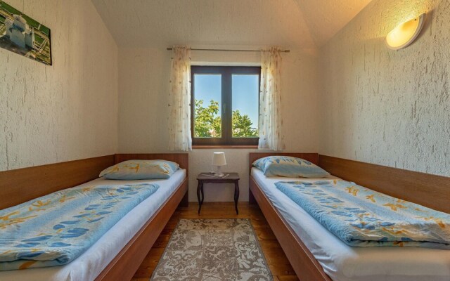 Amazing Apartment in Nin With 2 Bedrooms and Wifi
