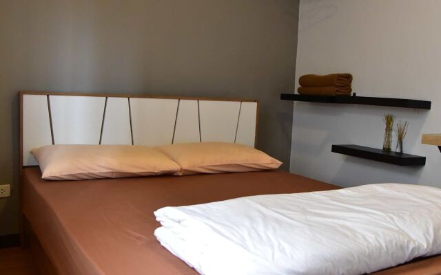 Inn Trog And Inn Soi - Hostel - Adults Only