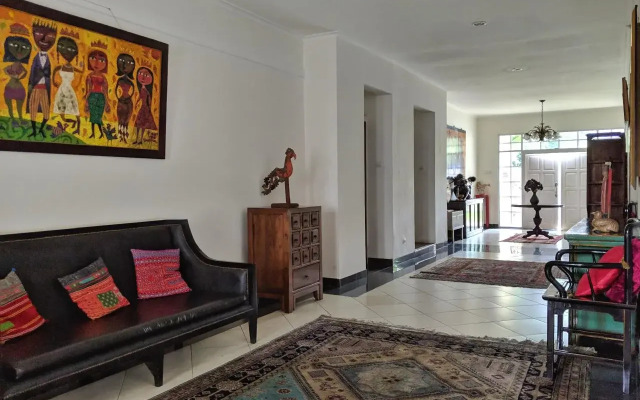 Chic Home Kemang by FLAT06