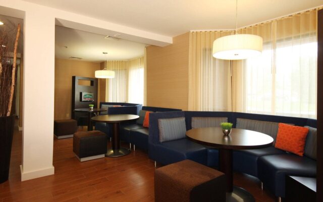 Courtyard by Marriott Chicago Bloomingdale