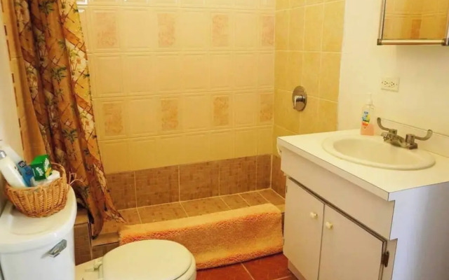 Sea Belize Relaxing Studio w Sea View Pool & Overwater Deck Near Airport, 1st FL