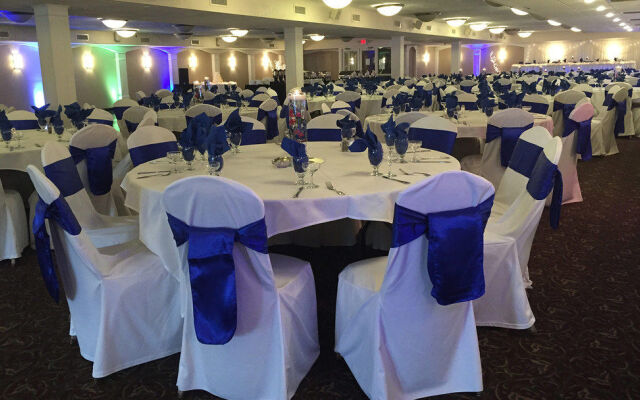 AmericInn Hotel & Suites Mounds View