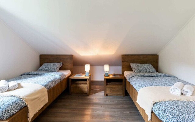 Cosy Apartment in Oto?ac With Balcony