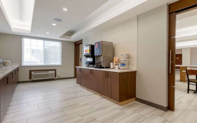 Comfort Inn & Suites