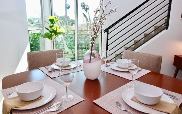 Los Angeles Villas 3BR 3BT Parking