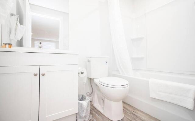 Luxurious 3 Bedroom Townhouse Free Parking and Wifi
