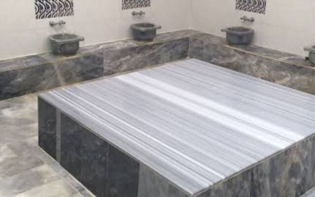 Karaali Kpalicalari ve Otel Tesisleri