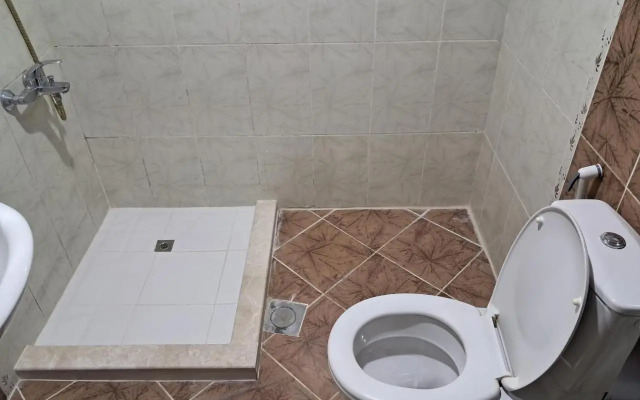 Top House Hostel