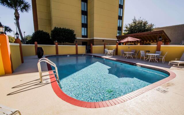Comfort Suites Baymeadows Near Butler Blvd