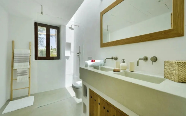 Holiday Home With Children Play Area