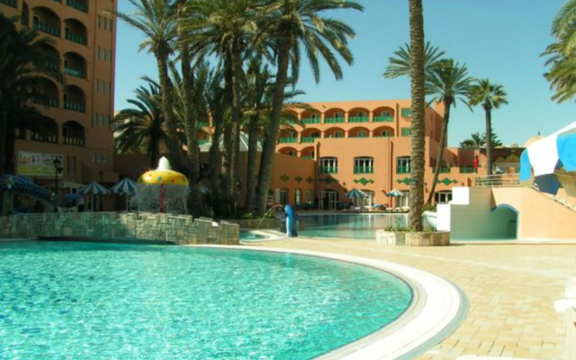 Hotel Marabout - Families and Couples Only