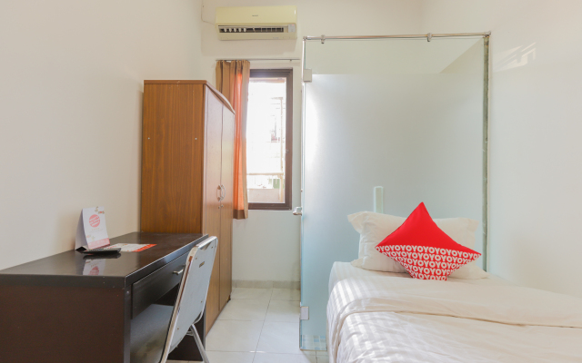 OYO 866 Idola Residence