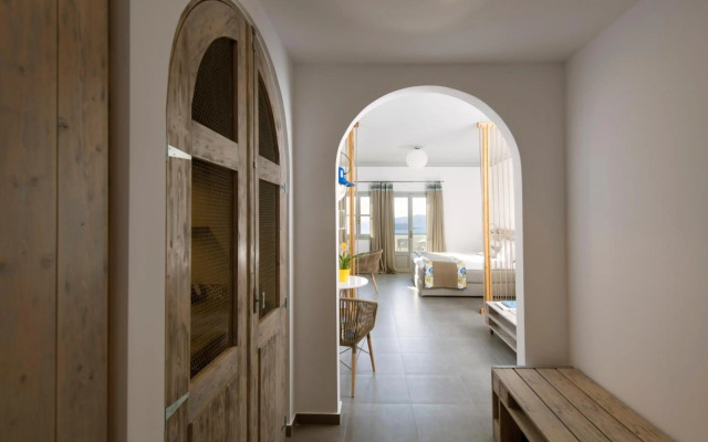 Caldera's Dolphin Suites