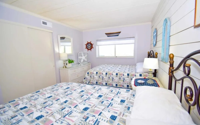 Harbour Island 303L 2 Bedroom Condo by RedAwning