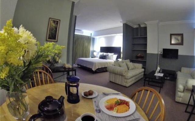 Apart-Hotel Suites Reforma