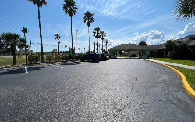 Hotel Room Near Disney 4 People
