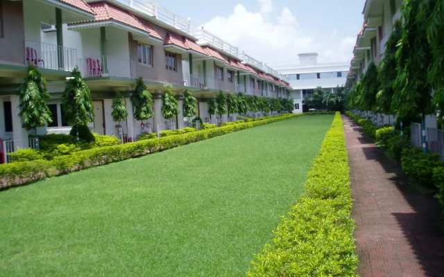 Rajhans Hotel and Resort