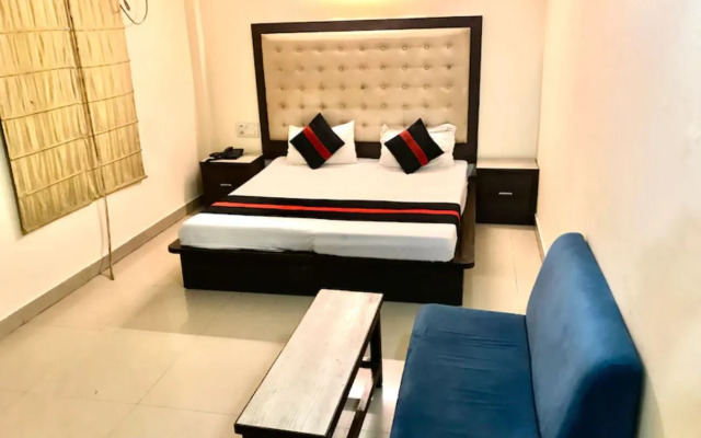 Vivek Hotel