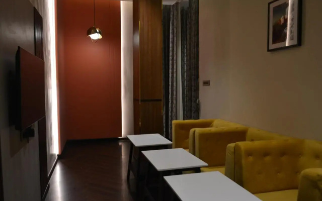 Saroja Suites