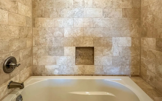 Luxury Ocean View Condo w Huge Deck