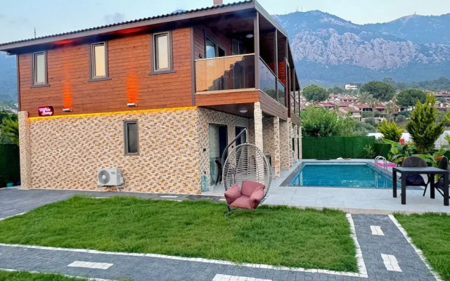 Karaöz Ada Bungalows & Villa