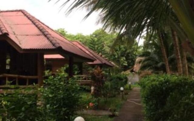 Namtok Bungalows