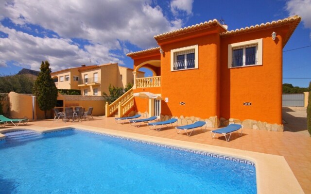 Villa - 4 Bedrooms with Pool and WiFi - 105014