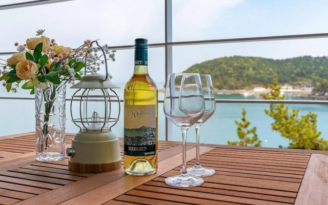 Yeosu Nukim Poolvilla