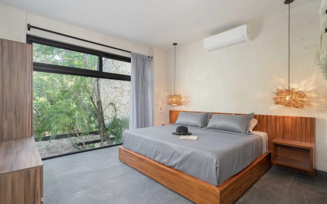 Twelve O’Clock Luxury Villas