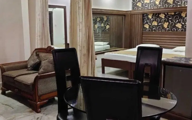 Goroomgo The Royal Puri