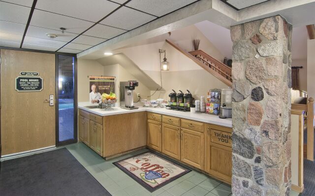 Boarders Inn & Suites by Cobblestone Hotels - Faribault