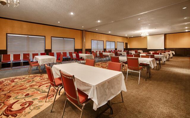 Red Roof Inn & Suites Sulphur Springs