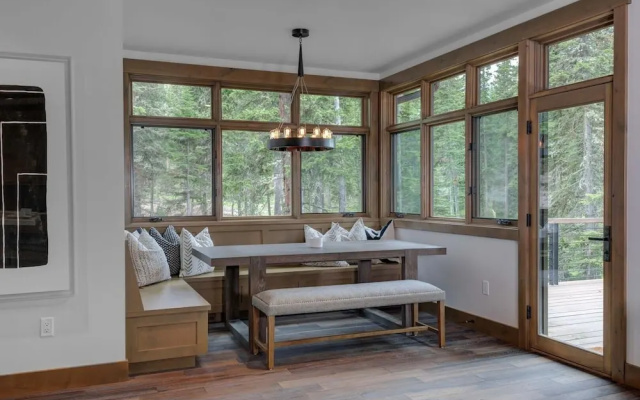 6 Diversion Lane 5 Bedroom Home by Moonlight Basin Lodging